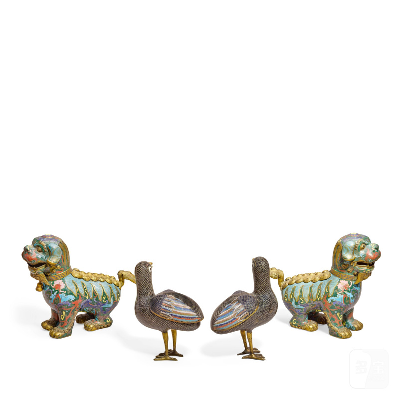 十九/二十世紀 銅胎掐絲琺琅鵪鶉爐一對及佛獅爐一對 | A PAIR OF CLOISONNÉ ENAMEL 'QUAIL' INCENSE BURNERS AND A PAIR OF CLOISONNÉ ENAMEL LIONS - 图5